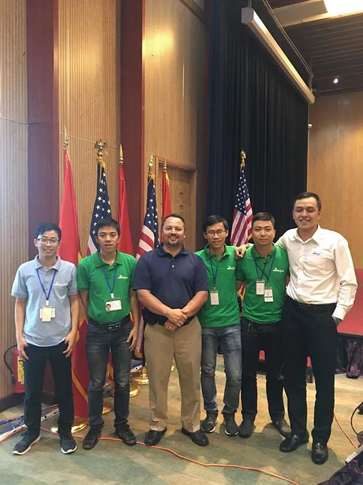Mối lương duyên xuyên biên giới từ những lần phục vụ chính khách công du - Ảnh 3. Mối lương duyên xuyên biên giới từ những lần phục vụ chính khách công du - Ảnh 3.