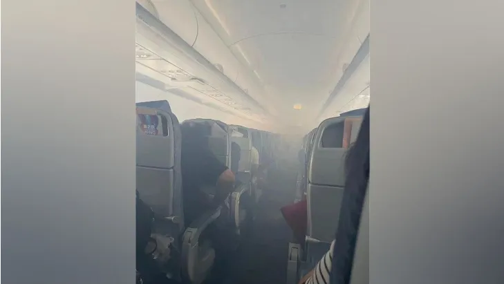 Máy bay bốc cháy tại sân bay Changi (Singapore), hành khách sơ tán khẩn cấp - Ảnh 1. Máy bay bốc cháy tại sân bay Changi (Singapore), hành khách sơ tán khẩn cấp - Ảnh 1.