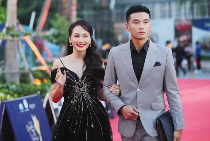 Diễn viên Việt tuần qua: Bảo Anh hiếm hoi khoe ảnh vợ con, dàn sao nổi bật tại Cánh diều Vàng 2023 - Ảnh 7. Diễn viên Việt tuần qua: Bảo Anh hiếm hoi khoe ảnh vợ con, dàn sao nổi bật tại Cánh diều Vàng 2023 - Ảnh 7.