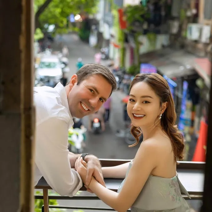 Sao Việt ngày 11/9: Mỹ Tâm quyến rũ, Lan Phương trải lòng về cuộc sống tại Hà Nội - Ảnh 2. Sao Việt ngày 11/9: Mỹ Tâm quyến rũ, Lan Phương trải lòng về cuộc sống tại Hà Nội - Ảnh 2.
