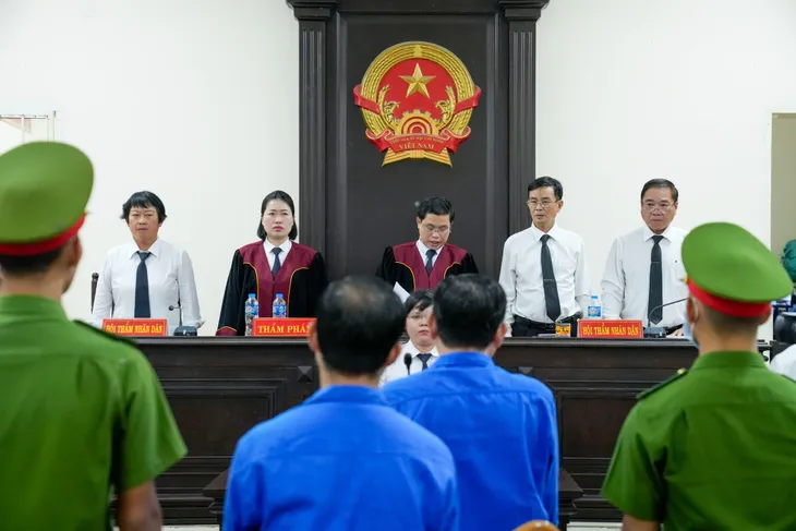 Cha con Thiện “Soi” bị kết án 29 năm tù tội cho vay lãi nặng, rửa tiền - Ảnh 2. Cha con Thiện “Soi” bị kết án 29 năm tù tội cho vay lãi nặng, rửa tiền - Ảnh 2.