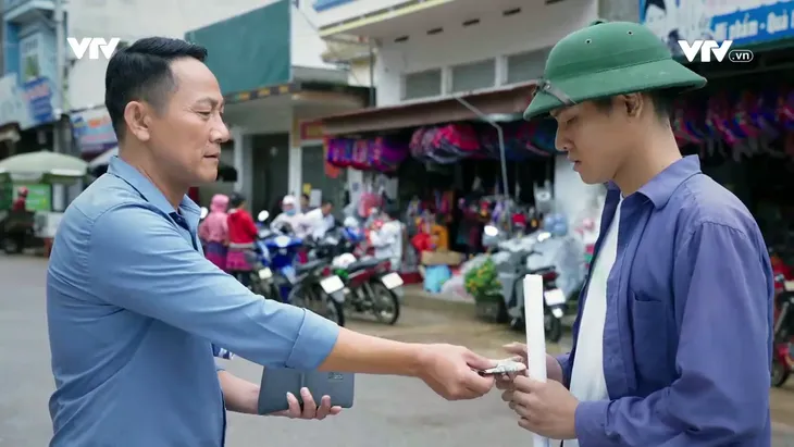 Cuộc chiến không giới tuyến - Tập 1: Đồn trưởng mới được gái bản khen đẹp trai nhưng lại khiến cấp dưới e sợ - Ảnh 12.