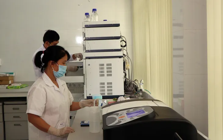 Đã có thiết bị phân biệt sâm Ngọc Linh thật, giả - Ảnh 1. Đã có thiết bị phân biệt sâm Ngọc Linh thật, giả - Ảnh 1.
