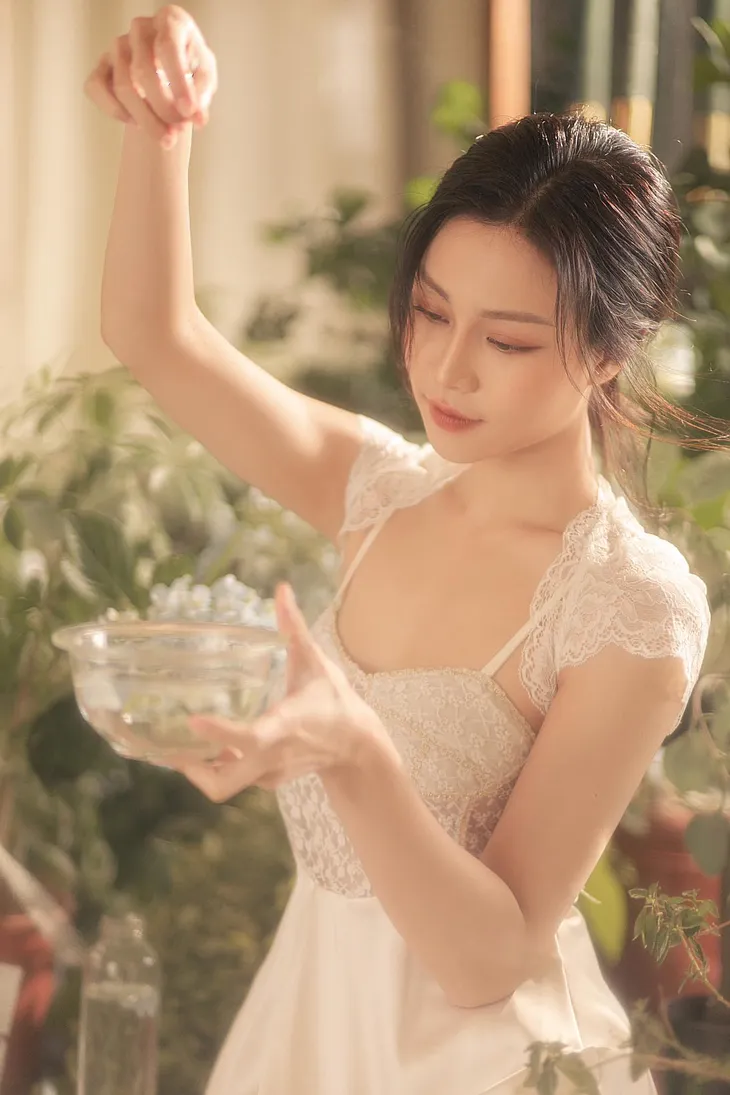 Nhan sắc đời thường trong veo của nữ sinh đang là nghi can trong Biệt dược đen - Ảnh 8. Nhan sắc đời thường trong veo của nữ sinh đang là nghi can trong Biệt dược đen - Ảnh 8.