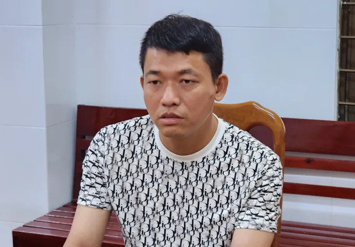 An Giang: Tạm giữ nghi phạm ném bé trai xuống sông - Ảnh 1.