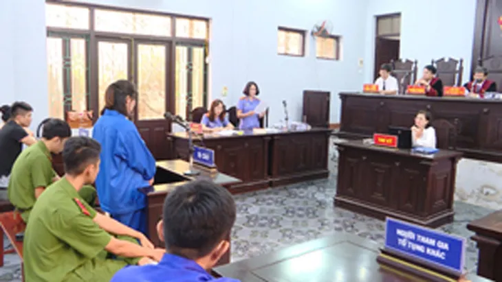 Vụ 3 con gái đốt nhà mẹ đẻ ở Hưng Yên: Con gái út lĩnh án 22 năm 6 tháng - Ảnh 1. Vụ 3 con gái đốt nhà mẹ đẻ ở Hưng Yên: Con gái út lĩnh án 22 năm 6 tháng - Ảnh 1.
