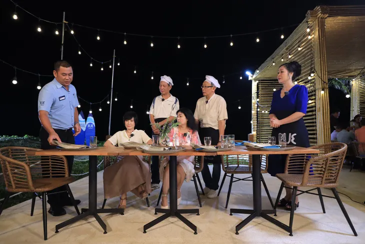 Có hẹn cùng thanh xuân: MC Khánh Vy rong ruổi cùng những “ông bà bạn” lớn tuổi - Ảnh 4. Có hẹn cùng thanh xuân: MC Khánh Vy rong ruổi cùng những “ông bà bạn” lớn tuổi - Ảnh 4.