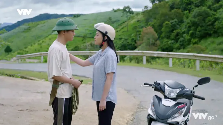 Cuộc chiến không giới tuyến - Tập 3: Trung nghi ngờ con rể của đại gia bản buôn ma túy - Ảnh 15. Cuộc chiến không giới tuyến - Tập 3: Trung nghi ngờ con rể của đại gia bản buôn ma túy - Ảnh 15.