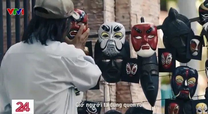 Lưu giữ nghệ thuật hát bội qua những chiếc mặt nạ - Ảnh 1. Lưu giữ nghệ thuật hát bội qua những chiếc mặt nạ - Ảnh 1.