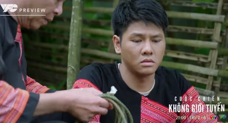 Cuộc chiến không giới tuyến - Tập 4: Pùa Sình buồn bã hết tiền làm ma cho bố - Ảnh 1. Cuộc chiến không giới tuyến - Tập 4: Pùa Sình buồn bã hết tiền làm ma cho bố - Ảnh 1.