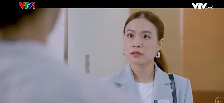 Hoàng Thùy Linh kết đôi Nhan Phúc Vinh trong phim giờ vàng - Ảnh 4. Hoàng Thùy Linh kết đôi Nhan Phúc Vinh trong phim giờ vàng - Ảnh 4.