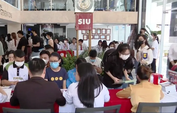 Nhiều trường đại học tuyển sinh bổ sung - Ảnh 1. Nhiều trường đại học tuyển sinh bổ sung - Ảnh 1.