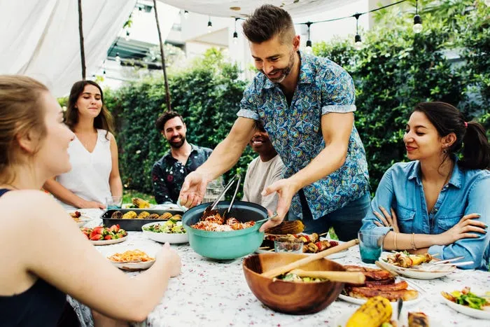 Bí quyết giúp người dân vùng đất “Blue Zones” sống lâu - Ảnh 3. Bí quyết giúp người dân vùng đất “Blue Zones” sống lâu - Ảnh 3.