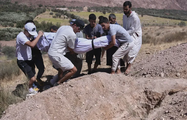 Vì sao thảm họa động đất ở Morocco gây nhiều thương vong và thiệt hại? - Ảnh 1. Vì sao thảm họa động đất ở Morocco gây nhiều thương vong và thiệt hại? - Ảnh 1.