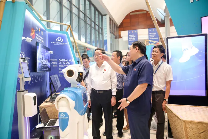 Robot, sản phẩm công nghệ Việt Nam ghi dấu ấn tại Hội nghị Nghị sĩ trẻ toàn cầu - Ảnh 1. Robot, sản phẩm công nghệ Việt Nam ghi dấu ấn tại Hội nghị Nghị sĩ trẻ toàn cầu - Ảnh 1.