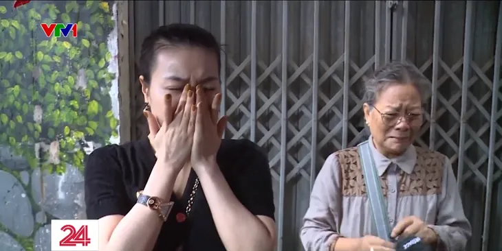 Vụ cháy chung cư mini ở Hà Nội: Người dân khắp nơi đến dâng hương cho những nạn nhân xấu số - Ảnh 1. Vụ cháy chung cư mini ở Hà Nội: Người dân khắp nơi đến dâng hương cho những nạn nhân xấu số - Ảnh 1.