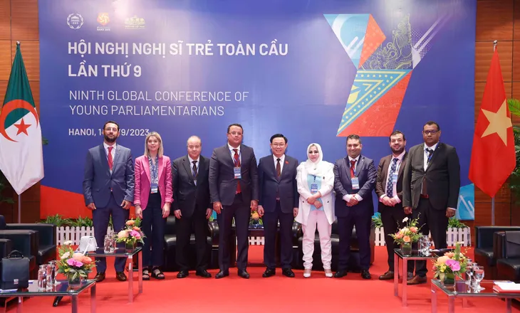 Chủ tịch Quốc hội Vương Đình Huệ tiếp Chủ tịch Quốc hội Vương quốc Tonga Lord Fakafanua - Ảnh 5. Chủ tịch Quốc hội Vương Đình Huệ tiếp Chủ tịch Quốc hội Vương quốc Tonga Lord Fakafanua - Ảnh 5.