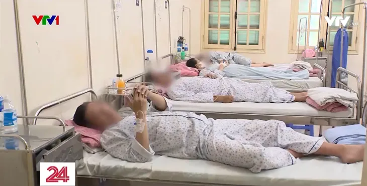 Hà Nội: Số ca mắc sốt xuất huyết tăng cao kỷ lục - Ảnh 1. Hà Nội: Số ca mắc sốt xuất huyết tăng cao kỷ lục - Ảnh 1.