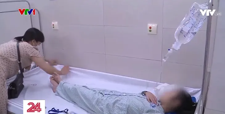 Hà Nội: Số ca mắc sốt xuất huyết tăng cao kỷ lục - Ảnh 3. Hà Nội: Số ca mắc sốt xuất huyết tăng cao kỷ lục - Ảnh 3.