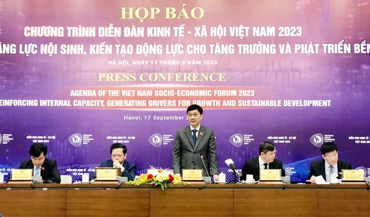 Chủ nhiệm Uỷ ban Kinh tế: Bức tranh kinh tế sáng tối đan xen - Ảnh 1. Chủ nhiệm Uỷ ban Kinh tế: Bức tranh kinh tế sáng tối đan xen - Ảnh 1.