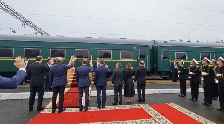 Chủ tịch Triều Tiên Kim Jong-un về nước sau chặng dừng chân cuối cùng ở Vladivostok, Nga - Ảnh 3. Chủ tịch Triều Tiên Kim Jong-un về nước sau chặng dừng chân cuối cùng ở Vladivostok, Nga - Ảnh 3.