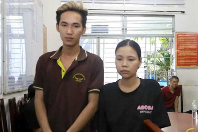Bắt nhóm đối tượng chuyên ép các cô gái chụp ảnh khỏa thân, bán dâm trả nợ - Ảnh 1. Bắt nhóm đối tượng chuyên ép các cô gái chụp ảnh khỏa thân, bán dâm trả nợ - Ảnh 1.