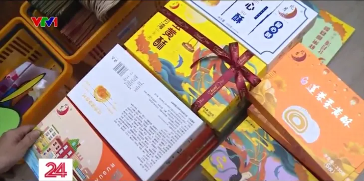 TP Hồ Chí Minh: Phát hiện nhiều bánh Trung thu không nguồn gốc xuất xứ - Ảnh 4. TP Hồ Chí Minh: Phát hiện nhiều bánh Trung thu không nguồn gốc xuất xứ - Ảnh 4.