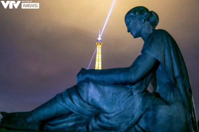Tháp Eiffel qua ống kính của NSƯT Phạm Thanh Hà - Ảnh 14. Tháp Eiffel qua ống kính của NSƯT Phạm Thanh Hà - Ảnh 14.