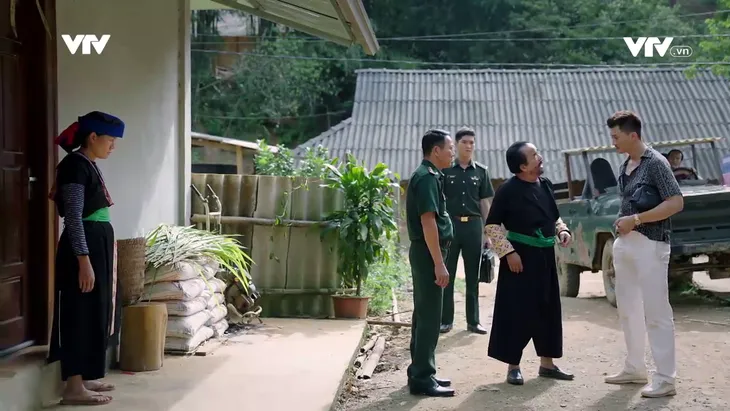 Cuộc chiến không giới tuyến - Tập 6: Bộ đội giải cứu cô bé mồ côi khỏi thiếu gia bắt vợ - Ảnh 4. Cuộc chiến không giới tuyến - Tập 6: Bộ đội giải cứu cô bé mồ côi khỏi thiếu gia bắt vợ - Ảnh 4.