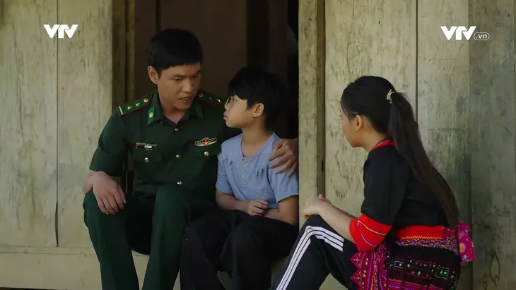 Cuộc chiến không giới tuyến - Tập 6: Bộ đội giải cứu cô bé mồ côi khỏi thiếu gia bắt vợ - Ảnh 11. Cuộc chiến không giới tuyến - Tập 6: Bộ đội giải cứu cô bé mồ côi khỏi thiếu gia bắt vợ - Ảnh 11.