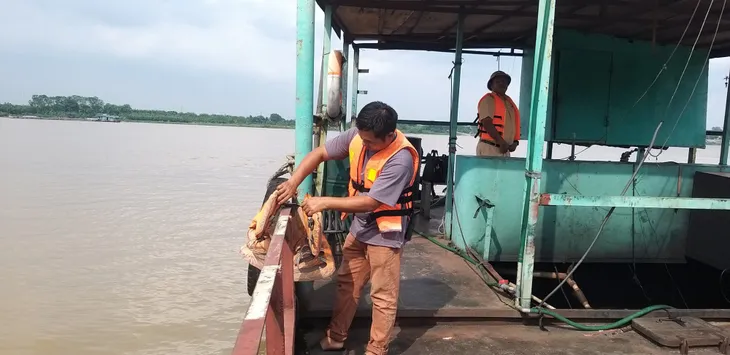Hà Nội: Không cho xuất bến các tàu không đảm bảo an toàn giao thông đường thủy - Ảnh 1. Hà Nội: Không cho xuất bến các tàu không đảm bảo an toàn giao thông đường thủy - Ảnh 1.
