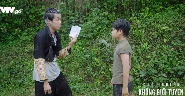 Cuộc chiến không giới tuyến - Tập 7: Cương dùng giấy vay vợ dọa em trai Trà - Ảnh 2. Cuộc chiến không giới tuyến - Tập 7: Cương dùng giấy vay vợ dọa em trai Trà - Ảnh 2.