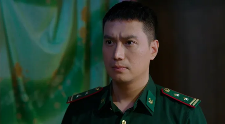 Cuộc chiến không giới tuyến - Tập 7: Đồn trưởng Trung và lang Phương nhận làm bố mẹ nuôi chị em Trà - Ảnh 7. Cuộc chiến không giới tuyến - Tập 7: Đồn trưởng Trung và lang Phương nhận làm bố mẹ nuôi chị em Trà - Ảnh 7.