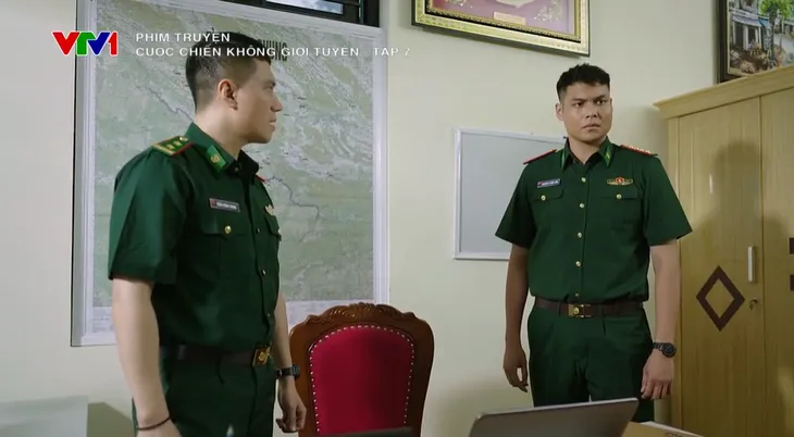 Cuộc chiến không giới tuyến - Tập 7: Đồn trưởng Trung và lang Phương nhận làm bố mẹ nuôi chị em Trà - Ảnh 12. Cuộc chiến không giới tuyến - Tập 7: Đồn trưởng Trung và lang Phương nhận làm bố mẹ nuôi chị em Trà - Ảnh 12.