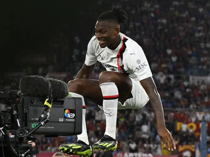 AC Milan vượt qua AS Roma trên sân khách - Ảnh 2. AC Milan vượt qua AS Roma trên sân khách - Ảnh 2.
