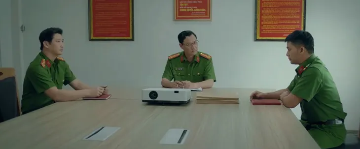 Biệt dược đen - Tập 9: Xuất hiện nhà báo bí ẩn điều tra về nước khoái - Ảnh 10.