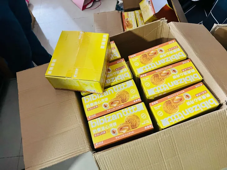 TP Hồ Chí Minh: Thu giữ gần 4.000 bánh trung thu không rõ nguồn gốc - Ảnh 2. TP Hồ Chí Minh: Thu giữ gần 4.000 bánh trung thu không rõ nguồn gốc - Ảnh 2.