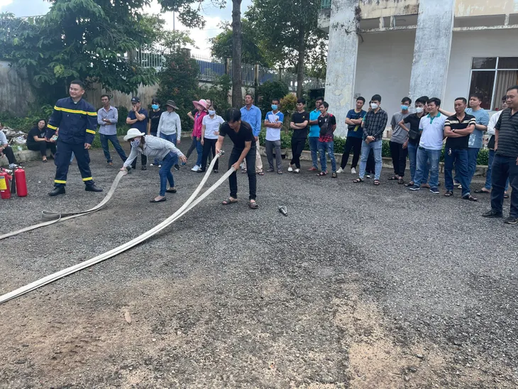Bà Rịa - Vũng Tàu: Vận động mỗi hộ gia đình trang bị 1 bình chữa cháy trong nhà - Ảnh 2. Bà Rịa - Vũng Tàu: Vận động mỗi hộ gia đình trang bị 1 bình chữa cháy trong nhà - Ảnh 2.