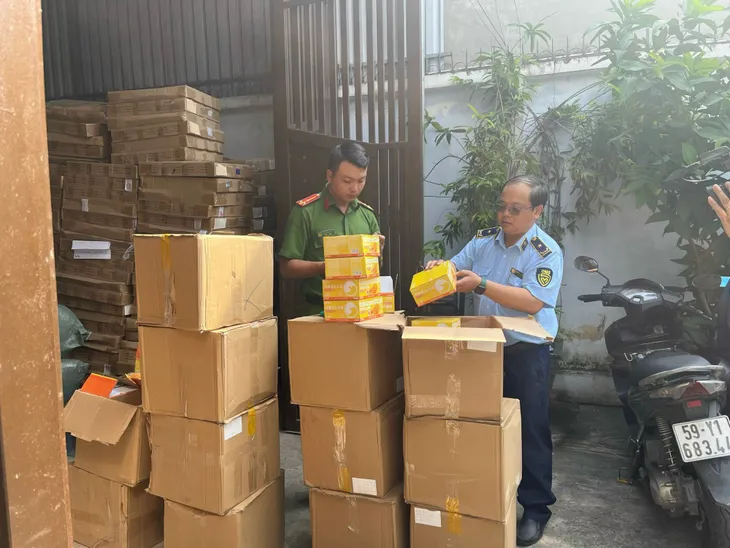 TP Hồ Chí Minh: Thu giữ gần 4.000 bánh trung thu không rõ nguồn gốc - Ảnh 3. TP Hồ Chí Minh: Thu giữ gần 4.000 bánh trung thu không rõ nguồn gốc - Ảnh 3.