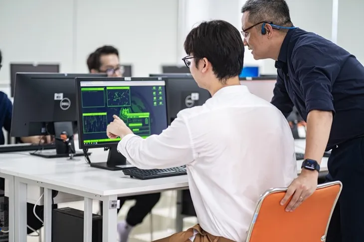Lựa chọn nào đúng đắn cho sinh viên mới tốt nghiệp đại học? - Ảnh 2. Lựa chọn nào đúng đắn cho sinh viên mới tốt nghiệp đại học? - Ảnh 2.
