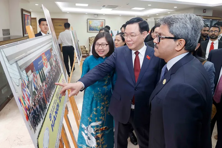 Chủ tịch Quốc hội tiếp Chủ nhiệm Ủy ban Đối ngoại Bangladesh - Ảnh 2. Chủ tịch Quốc hội tiếp Chủ nhiệm Ủy ban Đối ngoại Bangladesh - Ảnh 2.