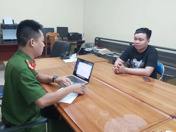 TP Hồ Chí Minh: Triệt phá băng nhóm cho vay nặng lãi ép trả tiền bằng clip khỏa thân - Ảnh 1. TP Hồ Chí Minh: Triệt phá băng nhóm cho vay nặng lãi ép trả tiền bằng clip khỏa thân - Ảnh 1.