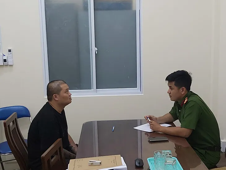 TP Hồ Chí Minh: Triệt phá băng nhóm cho vay nặng lãi ép trả tiền bằng clip khỏa thân - Ảnh 4. TP Hồ Chí Minh: Triệt phá băng nhóm cho vay nặng lãi ép trả tiền bằng clip khỏa thân - Ảnh 4.