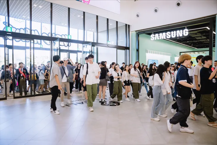 Lotte Mall West Lake chính thức khai trương, loạt thương hiệu đình đám mở cửa đón khách - Ảnh 2. Lotte Mall West Lake chính thức khai trương, loạt thương hiệu đình đám mở cửa đón khách - Ảnh 2.
