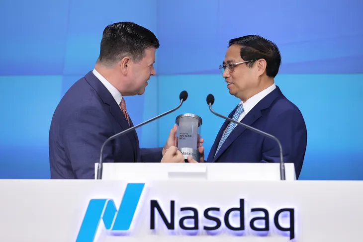 Thủ tướng rung chuông tại Sàn chứng khoán NASDAQ, kêu gọi các nhà đầu tư Hoa Kỳ hợp tác - Ảnh 1. Thủ tướng rung chuông tại Sàn chứng khoán NASDAQ, kêu gọi các nhà đầu tư Hoa Kỳ hợp tác - Ảnh 1.
