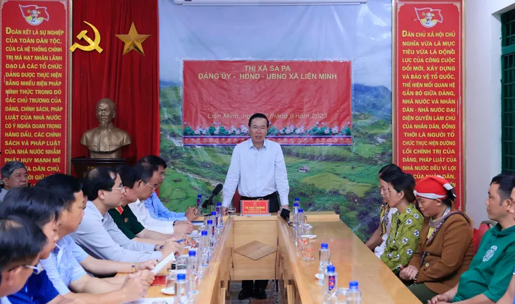 Chủ tịch nước: Sớm ổn định cuộc sống người dân vùng lũ - Ảnh 2. Chủ tịch nước: Sớm ổn định cuộc sống người dân vùng lũ - Ảnh 2.