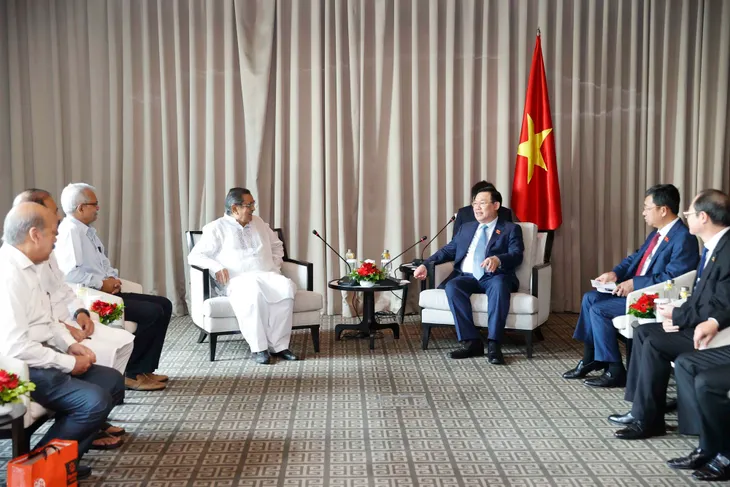 Chủ tịch Quốc hội tiếp Chủ tịch Đảng Công nhân Bangladesh - Ảnh 1. Chủ tịch Quốc hội tiếp Chủ tịch Đảng Công nhân Bangladesh - Ảnh 1.