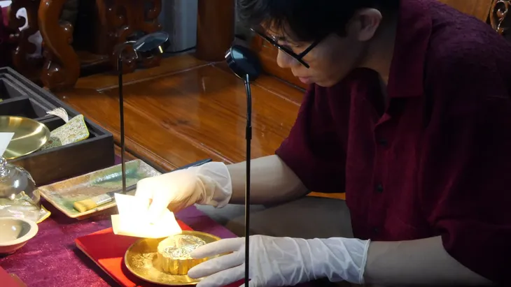 Bánh trung thu dát vàng giá vài triệu đồng - Ảnh 4. Bánh trung thu dát vàng giá vài triệu đồng - Ảnh 4.