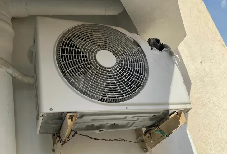 Cháy tại chung cư ở Trung Hòa - Nhân Chính do sạc pin dự phòng phát nổ - Ảnh 4. Cháy tại chung cư ở Trung Hòa - Nhân Chính do sạc pin dự phòng phát nổ - Ảnh 4.