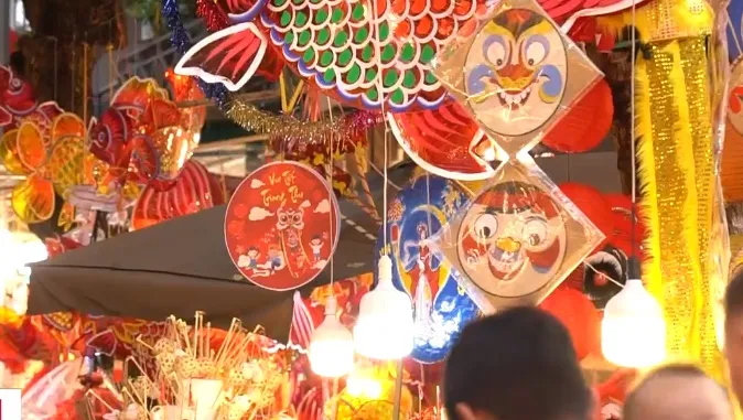 Rộn ràng Tết Trung thu Hàng Mã - Ảnh 3. Rộn ràng Tết Trung thu Hàng Mã - Ảnh 3.